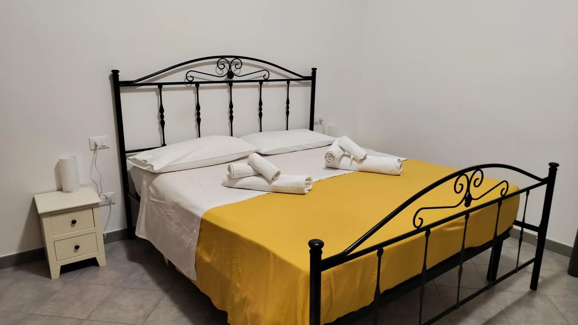B&B Sanacore Гуаррато 0*,  Италия